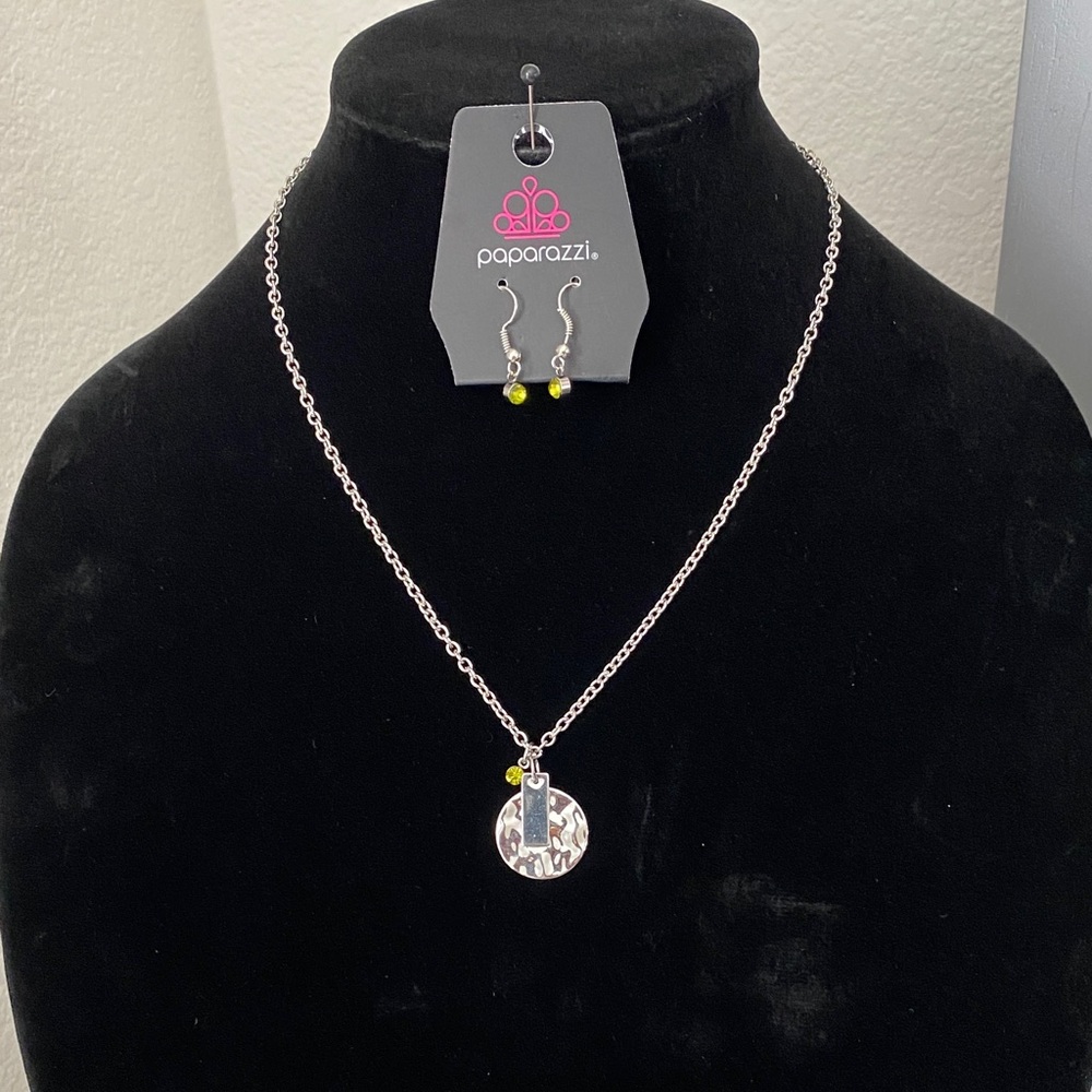 Paparazzi Silver Necklace with Green Accents